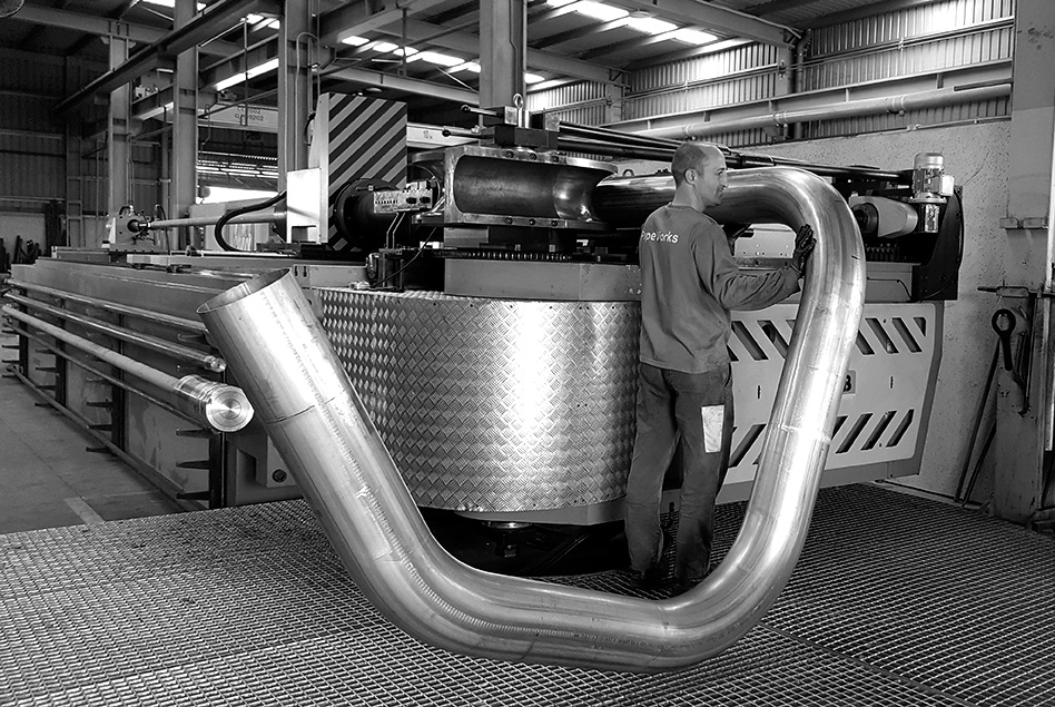 AMOB CH 220 3-axis CNC bending for 8.63” OD x .078” wall SS tube at 2xD